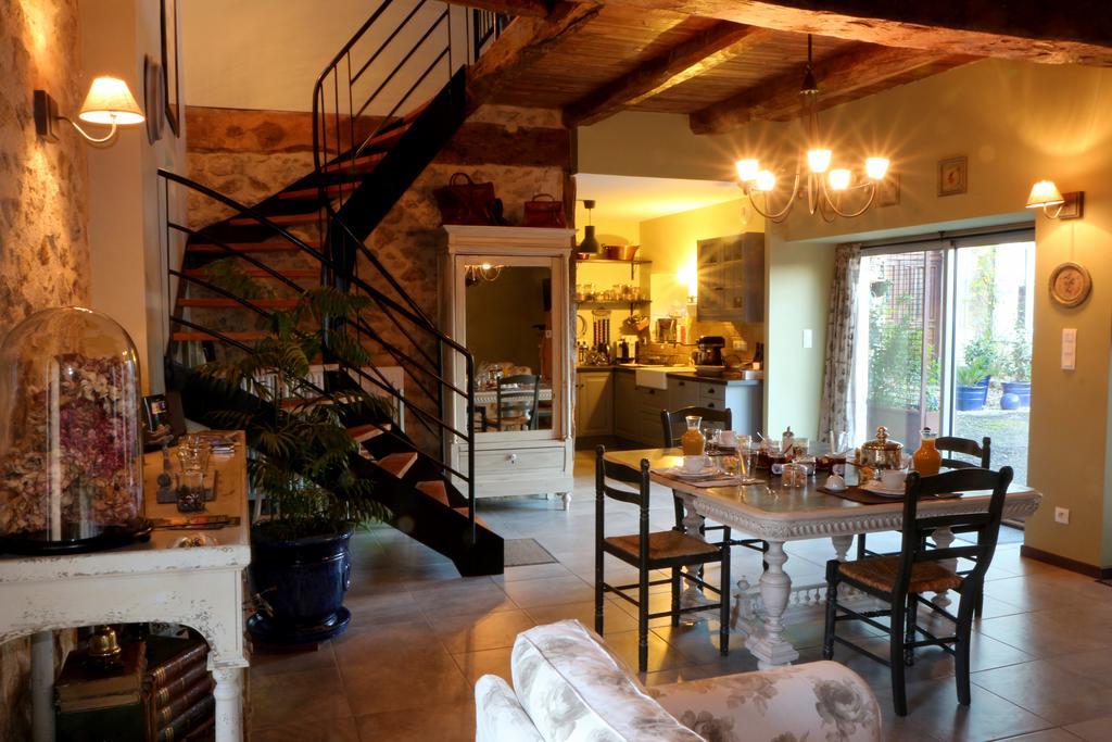 Chambres D'Hotes Du Presbytere La Bastide-l'Eveque Kültér fotó