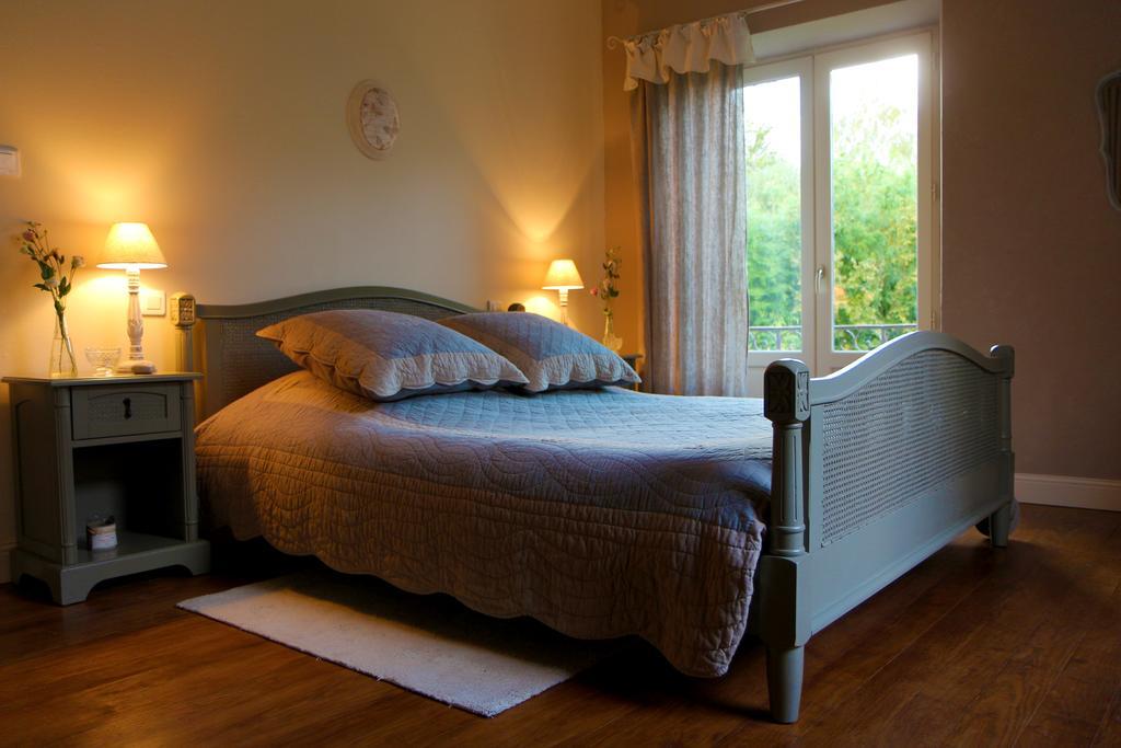 Chambres D'Hotes Du Presbytere La Bastide-l'Eveque Kültér fotó