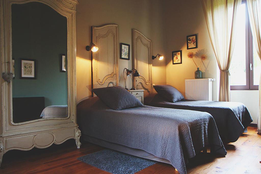 Chambres D'Hotes Du Presbytere La Bastide-l'Eveque Kültér fotó